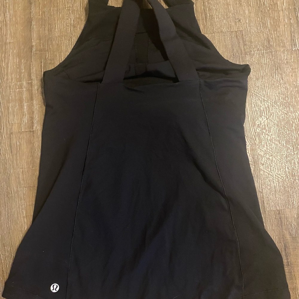 Lululemon high neck tank with shelf bra - size 8.